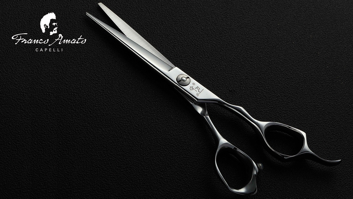Friseurschere, daneben das Logo Franco Amato Capelli